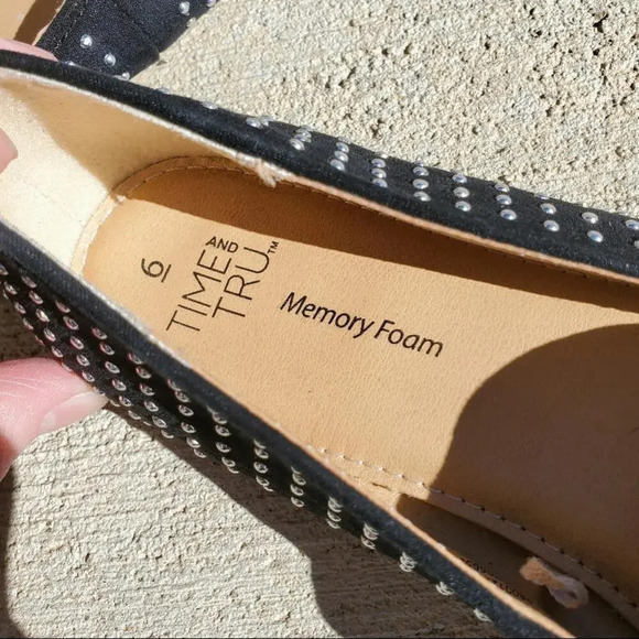 Time And Tru Memory Foam Slip-On Studded Loafers Women's Size 6 Black Silver - Picture 3 of 9